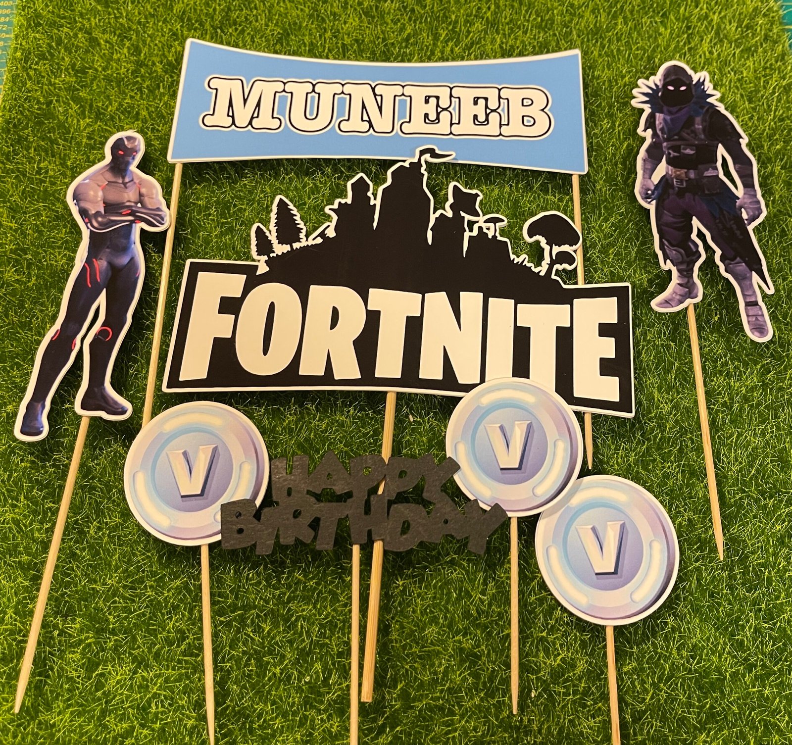 Custom Fortnite Cake Topper